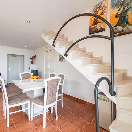 Mirabilis - Private House