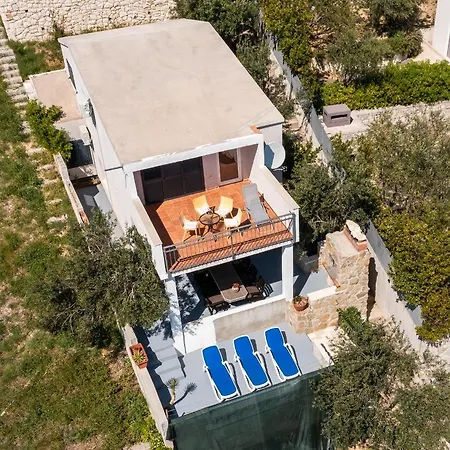 Mirabilis - Private House